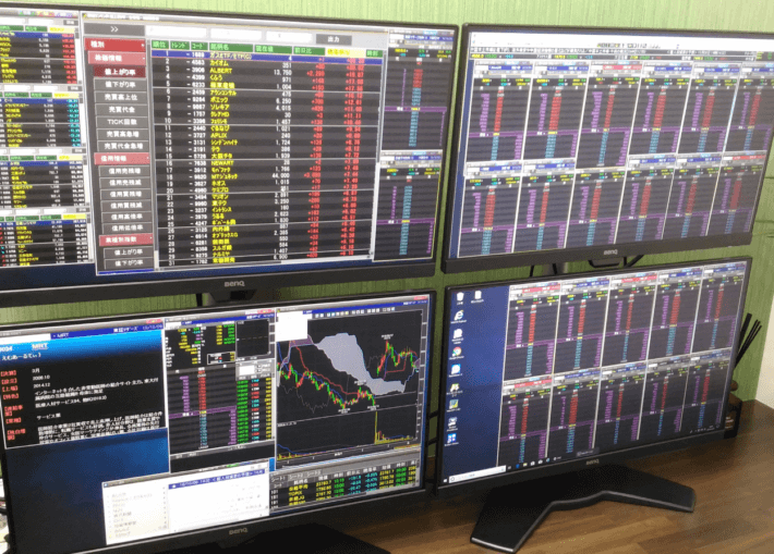FX/デイトレ必見！高性能PC+4面モニター+モニタースタンド